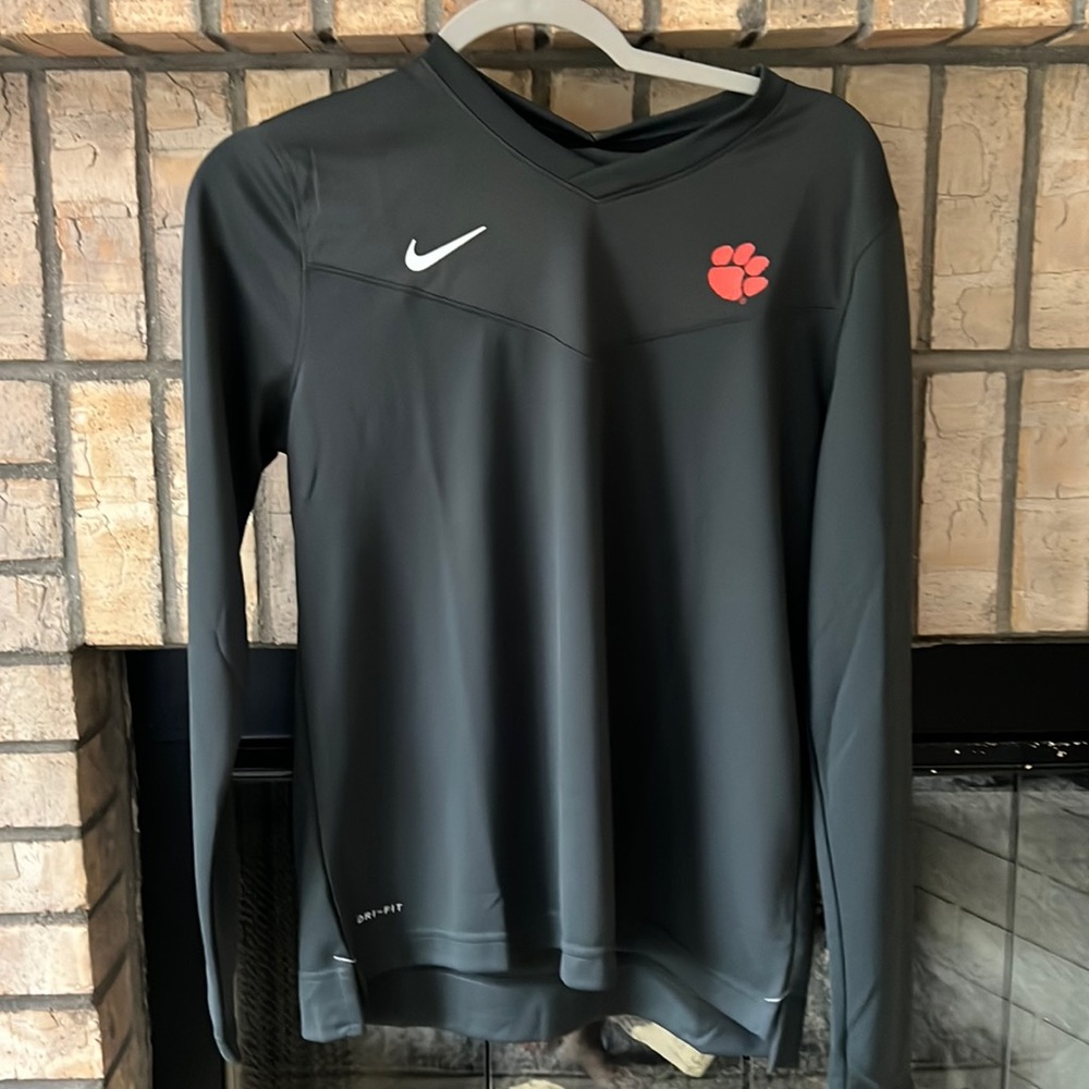 Nike v neck long sleeve